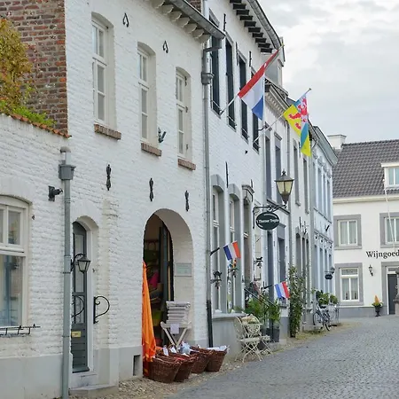 Villa With Lake Views * Heel