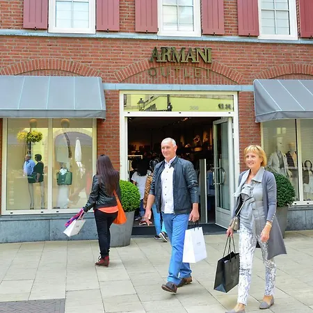 Villa With Lake Views Casa vacanze